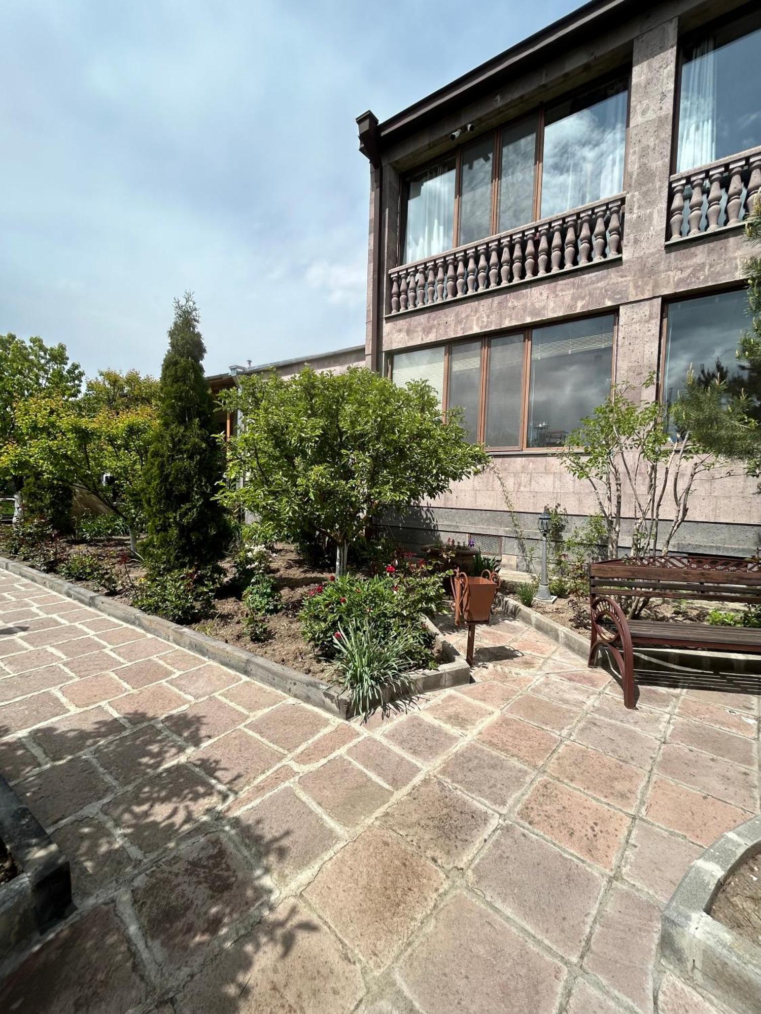 In Gyumri Hotel Ngoại thất bức ảnh